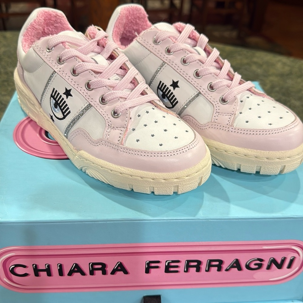 Chiara Ferragni sneakers shoes brand new in box white with light pink size 7 37